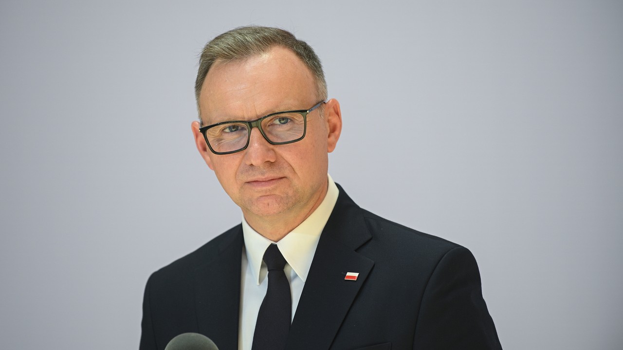 Gorący dzień w polskiej polityce. Tajne posiedzenie w sprawie Macierewicza, ostatnie decyzje Dudy [RELACJA NA ŻYWO]