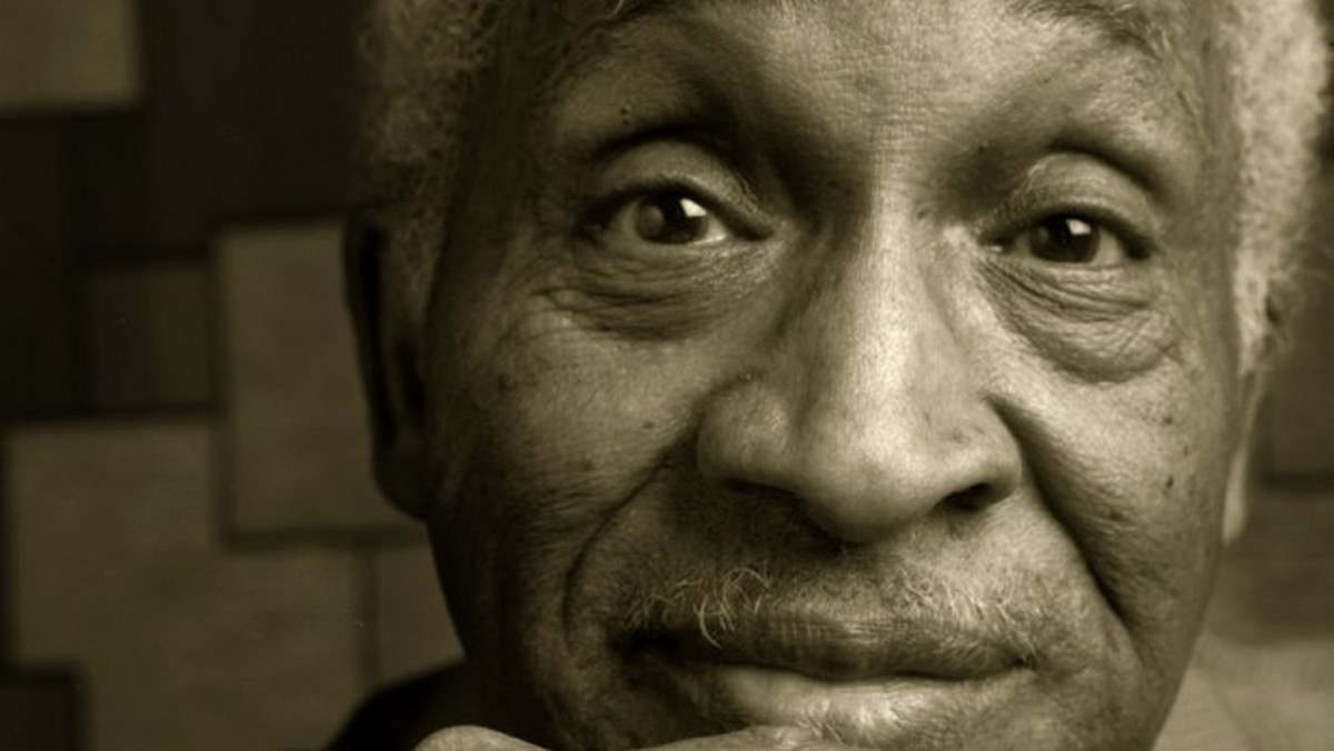 Amerykański saksofonista Von Freeman zmarł wczoraj w swoim domu w Chicago w wieku 88 lat. Był jednym z najbardziej cenionych muzyków w środowisku i najbardziej niedocenianych przez szeroką publiczność.