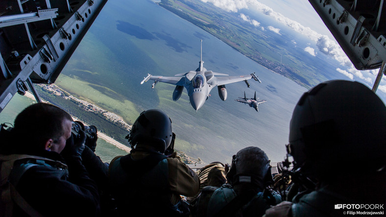 MiG-29 i F-16 nad Morzem Bałtyckim