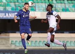 Atalanta potknęła się w Weronie. Stępiński mecz oglądał z ławki rezerwowych