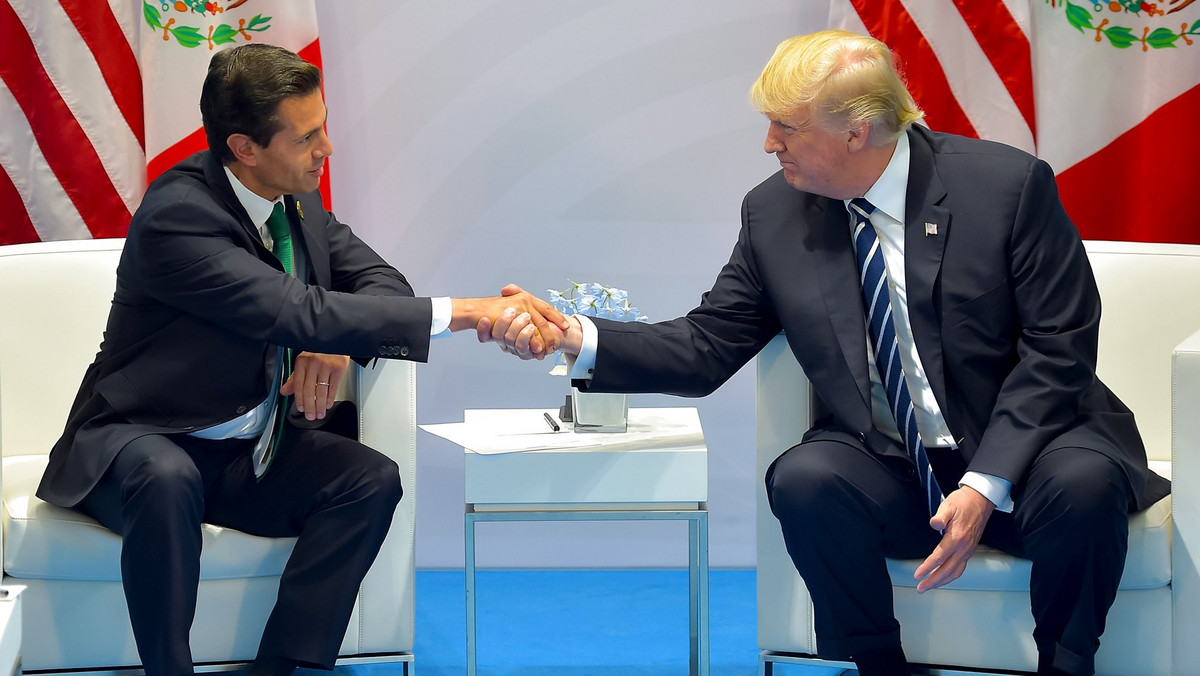 Prezydenci USA i Meksyku mieli dziś w Hamburgu po miesiącach napiętych stosunków pierwsze bezpośrednie spotkanie, które według Donalda Trumpa dało "bardzo dobre postępy", a w opinii Enrique Peny Nieto było konstruktywne, ale kładł się na nim "cień muru".