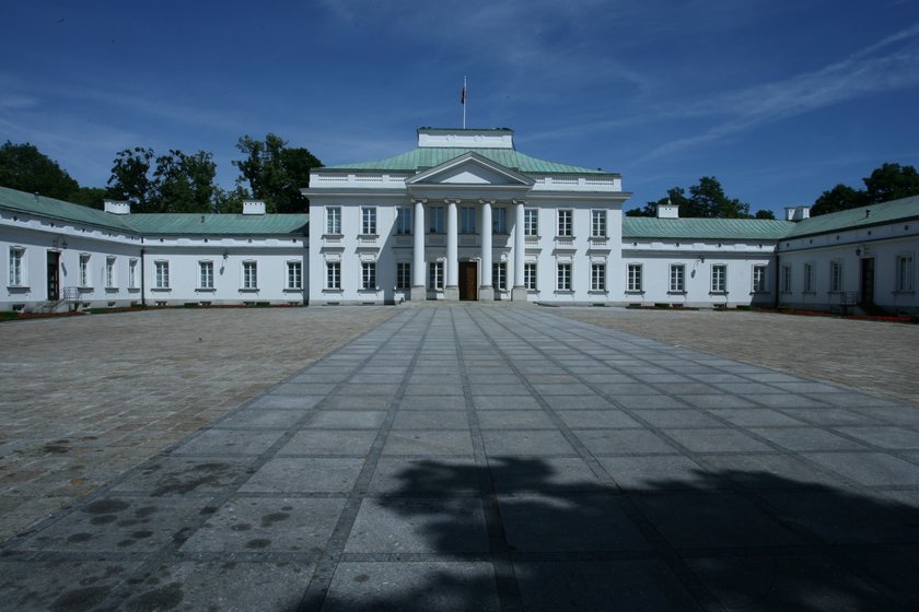 Komorowscy mogą dłużej pomieszkać w Belwederze