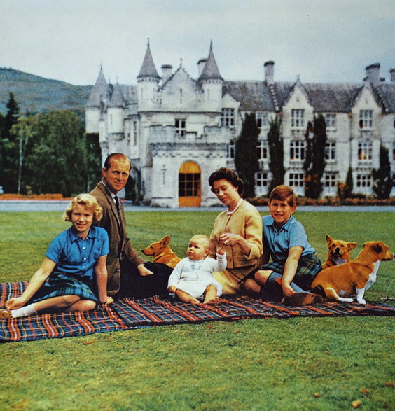 Elżbieta II z rodziną w Balmoral