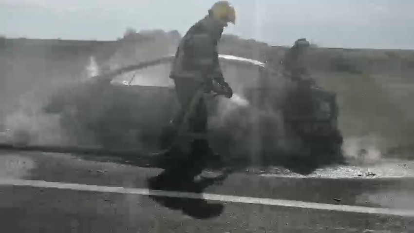 Ukoliko nije moguće ugasiti ga aparatom S2, potrebno je pozvati vatrogasce