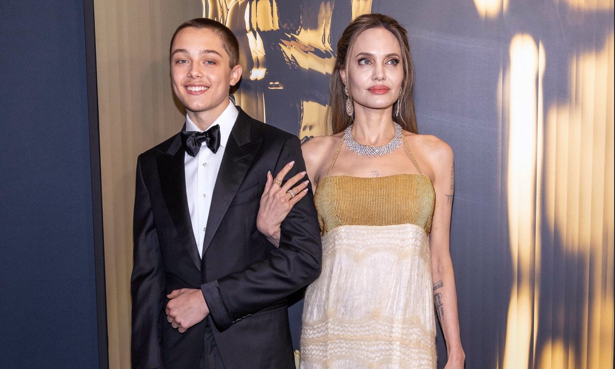 Syn Angeliny Jolie i Brada Pitta już tak nie wygląda. 17-latek zmienił fryzurę