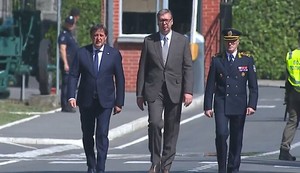 Aleksandar Vučić, kasarna