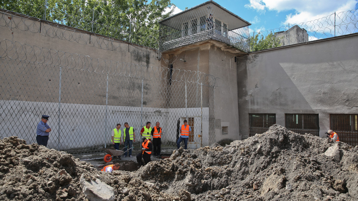 WARSZAWA RAKOWIECKA WIĘZIENIE PRACE POSZUKIWAWCZE (prace poszukiwawcze)