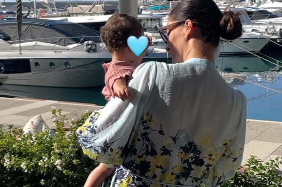 (FOTO) "Sunce moje kovrdžavo, da nije bilo tvoje tetka Maje, tata i ja se ne bismo sreli": Marija Kilibarda podelila sliku ćerke i glumice koja ju je upoznala sa Branislavom Vučelićem