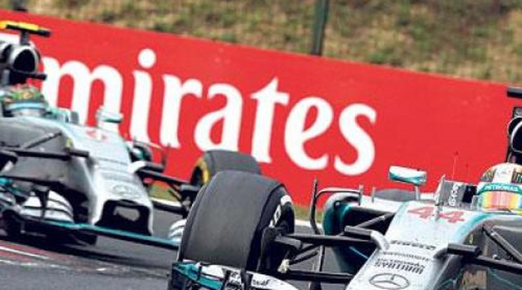 Rosberg háborút vív Hamiltonnal?