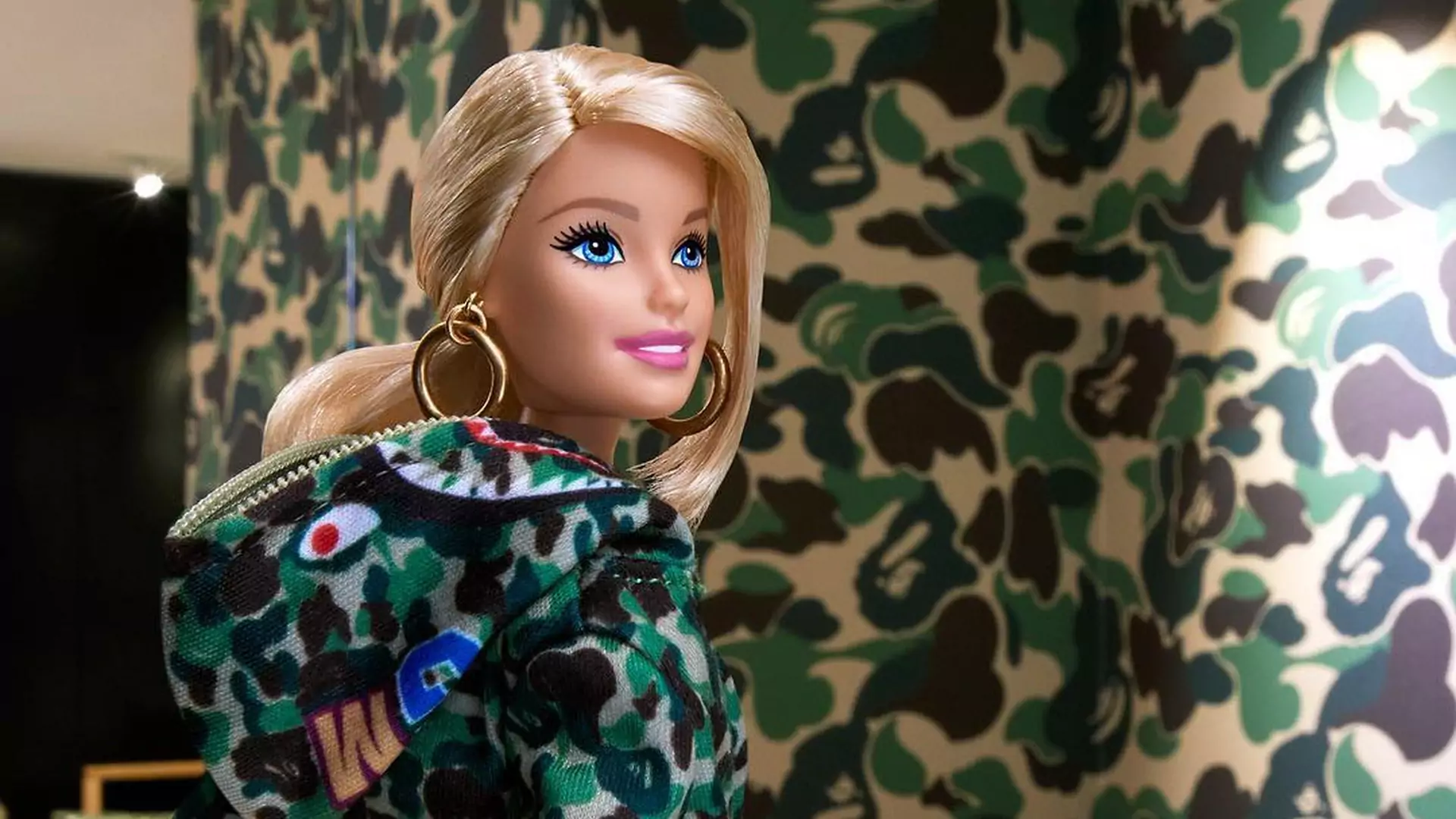 Lalki Barbie w wersji hype. BAPE robi dużą kolekcję z firmą Mattel
