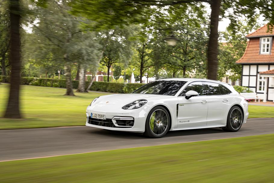 Nowe Porsche Panamera Sport Turismo jak jeździ się