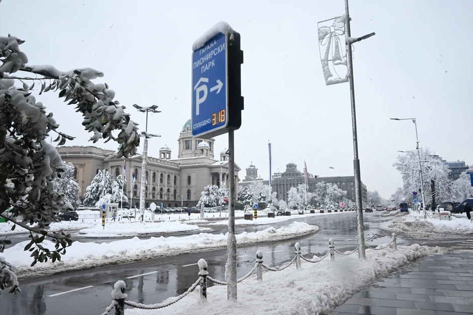 Iz smera Terazija jedino možete da u garažu "Pionirski park".