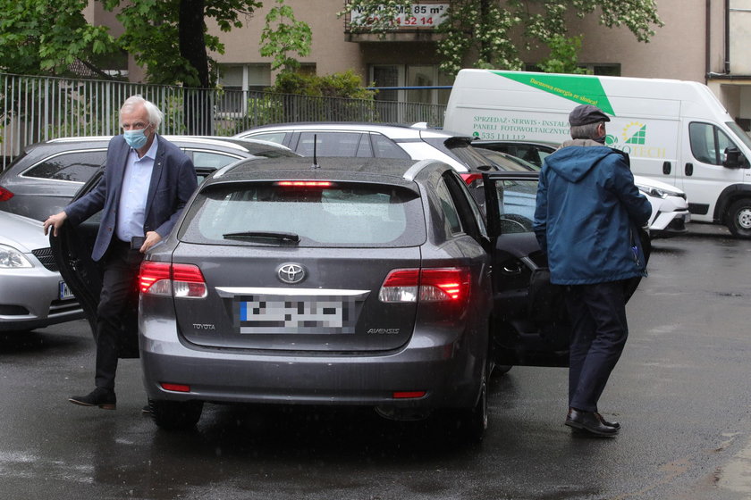 Pilna narada w PiS. Kaczyński ograł Gowina?!