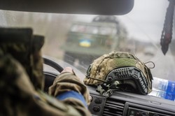 "Stosują taktykę spalonej ziemi". Rosjanie jednocześnie uderzyli w czterech kierunkach