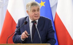 Jurgiel: Czy dzieci w szkołach, zamiast mleka krowiego będą pić roślinne zamienniki