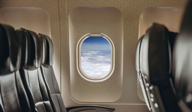 prozor u avionu