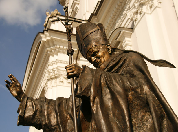 Wielka Krokiew i beatyfikacja Jana Pawła II. Kto się promuje?