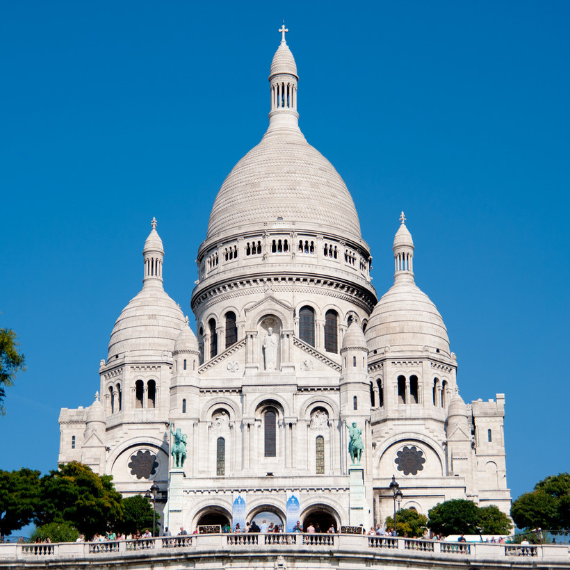 25 lipca 1873 r. francuskie Zgromadzenie Narodowe przyjęło uchwałę, że budowa bazyliki Sacré-Cœur będzie pokutnym „wotum francuskiego narodu dla Najświętszego Serca Jezusowego”