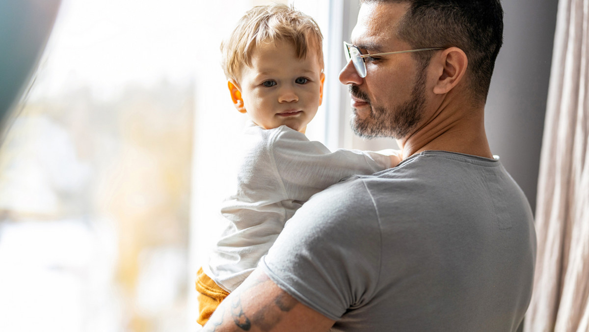 Tata na rodzicielskim — nowe prawo to nie eksperyment społeczny