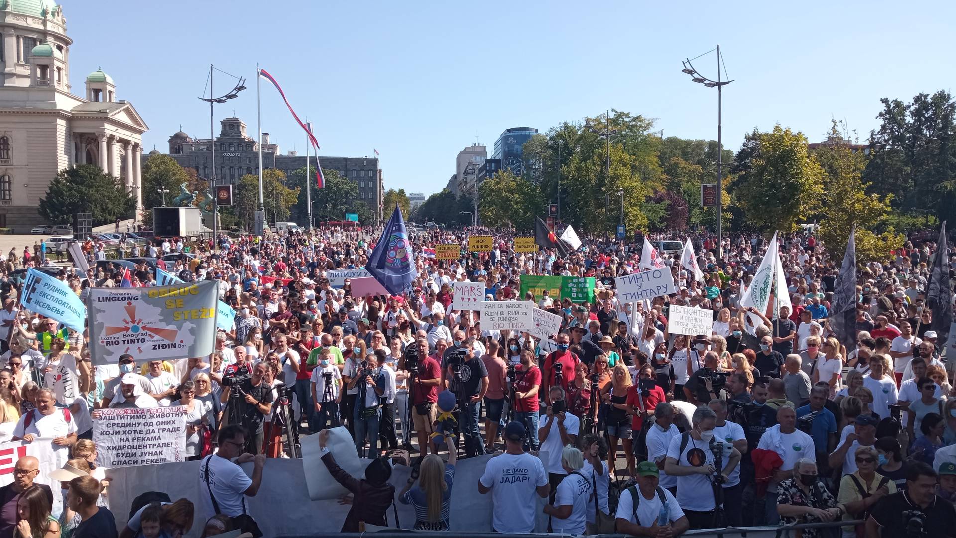 Budi junak, spasi reke - Ekološki protest u Beogradu okupio više hiljada građana koji se bore protiv uništavanja prirode