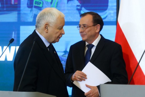 Wicepremier, prezes PiS Jarosław Kaczyński oraz szef MSWiA Mariusz Kamiński