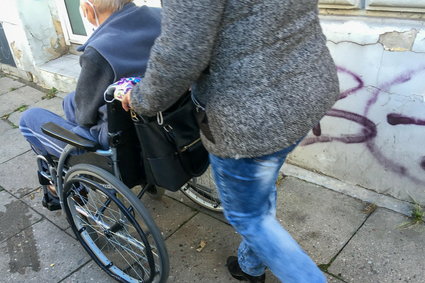 Opiekunka dostanie 39 tys. euro za nadgodziny. To może być ważny wyrok dla tysięcy Polek