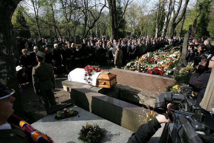 Pogrzeb Komorowskiego na Powązkach