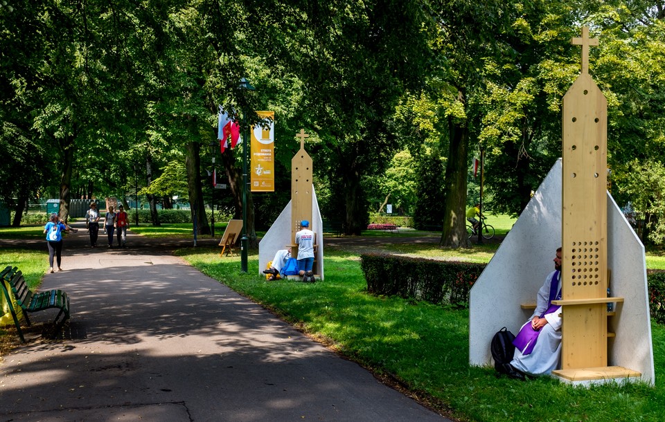 KRAKÓW ŚDM STREFA POJEDNANIA (spowiedź pielgrzymów)