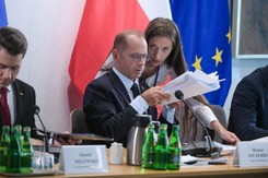 Afera w miasteczku Orlenu. Dwumiesięczne dzieci zgłaszane do pracy?