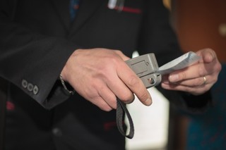 Podniesienie ręki na konduktora ma być surowiej karane. Będzie on funkcjonariuszem publicznym