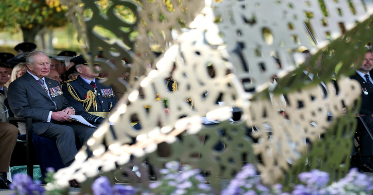 Charles III inaugure le premier mémorial aux militaires LGBT+