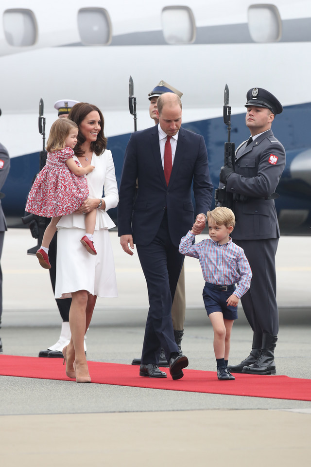 Księżna Kate i książę William z dziećmi w Warszawie