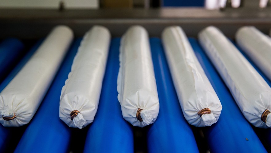 Emulinit jest bezpieczniejszy w produkcji, transporcie i stosowaniu. <br><br> (mr) PAP/Andrzej Grygiel