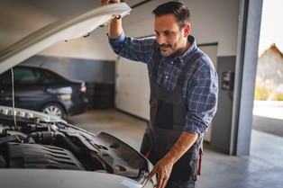 Każdy kierowca musi o tym pamiętać. Zapominalskich czeka dotkliwa kara, nawet 5 tys. zł