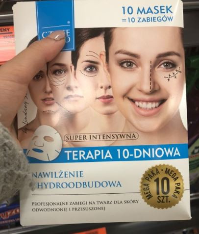 1. Zestaw 10 masek nawilżających. Biedronka, ok. 15 złotych 