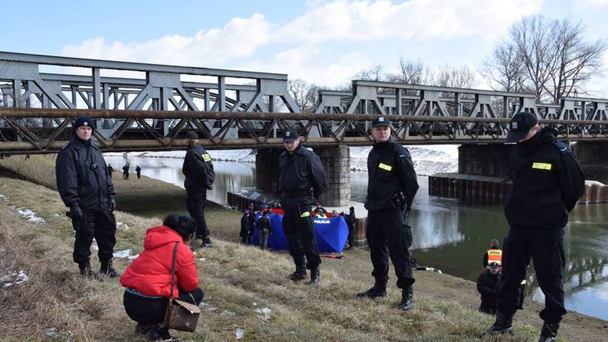 Policja potwierdza, że z Nysy Kłodzkiej wyłowione zostało ciało zaginionego Bartosza Nizińskiego.