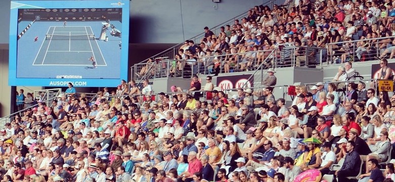 Polski dzień na Australian Open zaczął się dobrze. Radwańska rozgromiła rywalkę. Atmosfera jest wspaniała