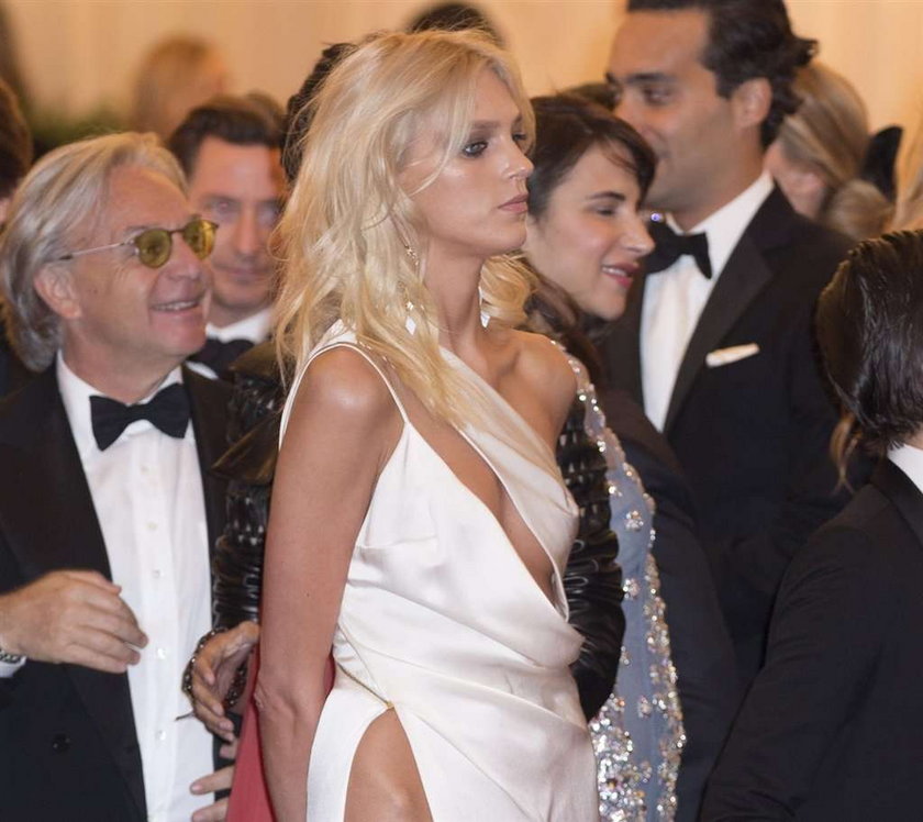 Anja Rubik Met Ball 2012