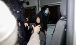 Policjant złamał rękę protestującej dziewczynie? Szokujące sceny w Warszawie