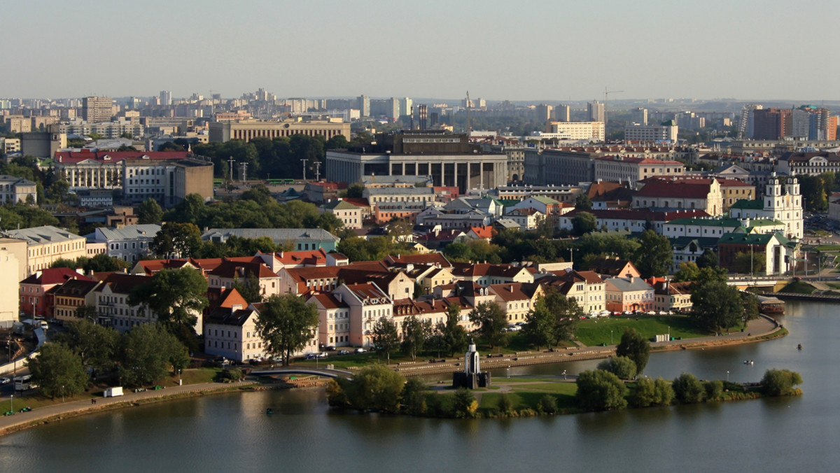 Otwarcie ośmiu polskich centrów wizowych na Białorusi planowane jest na wiosnę przyszłego roku – zapowiedział dzisiaj ambasador Polski Leszek Szerepka na konferencji prasowej w Mińsku.