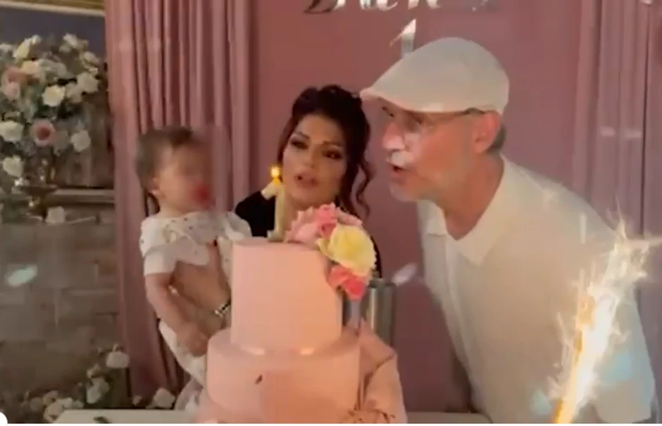 Sanja Maletić sa bebom i mužem