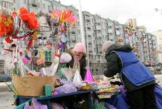 Koniec handlu na miejskich chodnikach - będą wysokie grzywny i odbieranie towaru