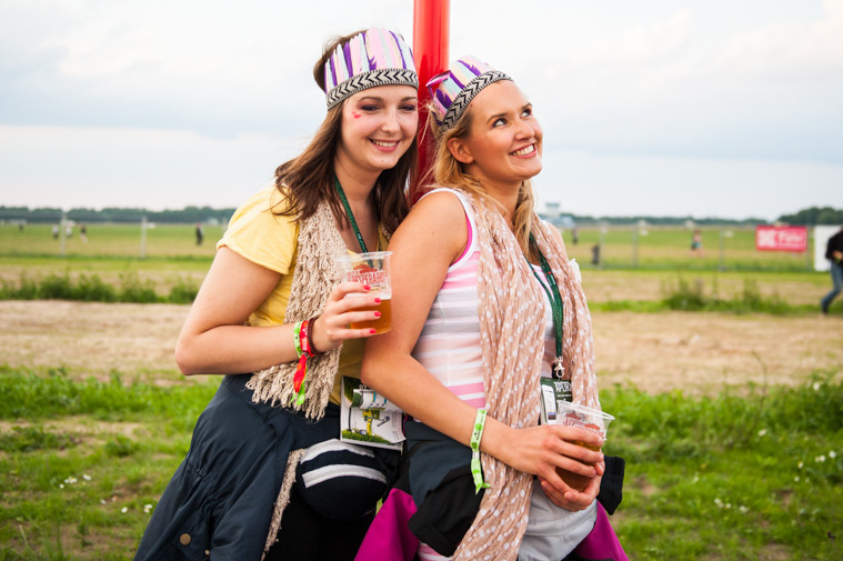 Publiczność na festiwalu Heineken Open'er 2013 (fot. Monika Stolarska/Onet)