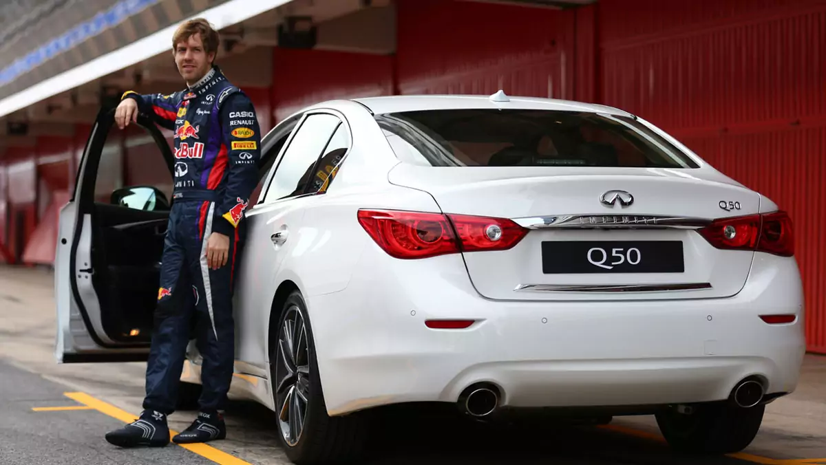 Infiniti Q50 i Sebastian Vettel