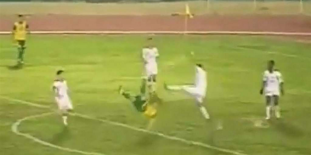 Algierski piłkarz Salim Hanifi popisał się pięknym golem