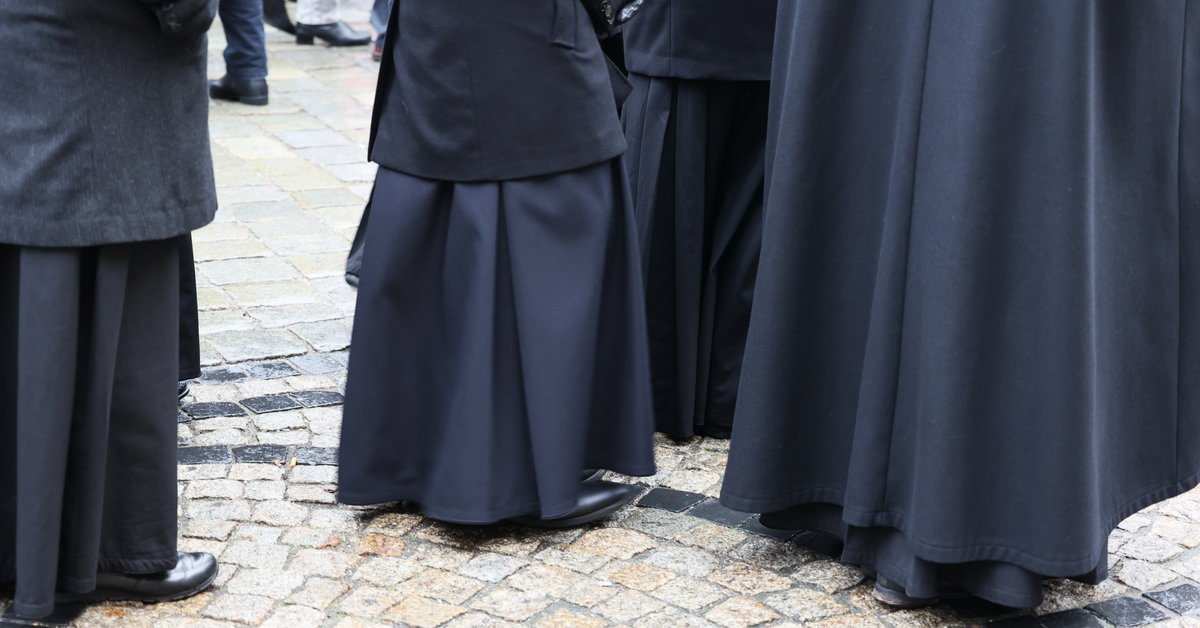 Pogarsza się sytuacja w polskim Kościele. Zakonnicy przejmują parafie