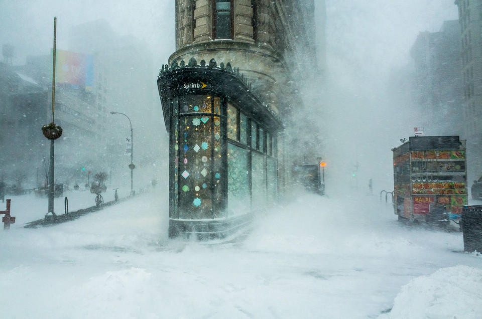 Wyróżnienie: "Flatiron Building w burzy śnieżnej", fot. Michele Palazzo