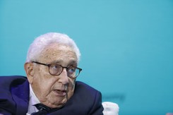 Kissinger chce negocjacji pokojowych. Ukraina: To obłaskawianie agresora