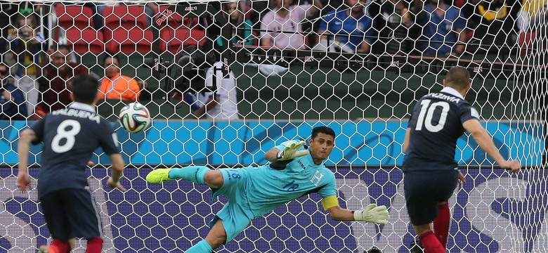Czerwona kartka, karny i samobój. Francja - Honduras 3:0. WIDEO
