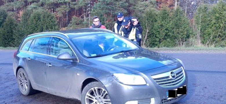 Policja zrobiła eksperyment na kierowcach. Tylko 10 na 100 wezwało pogotowie do wypadku